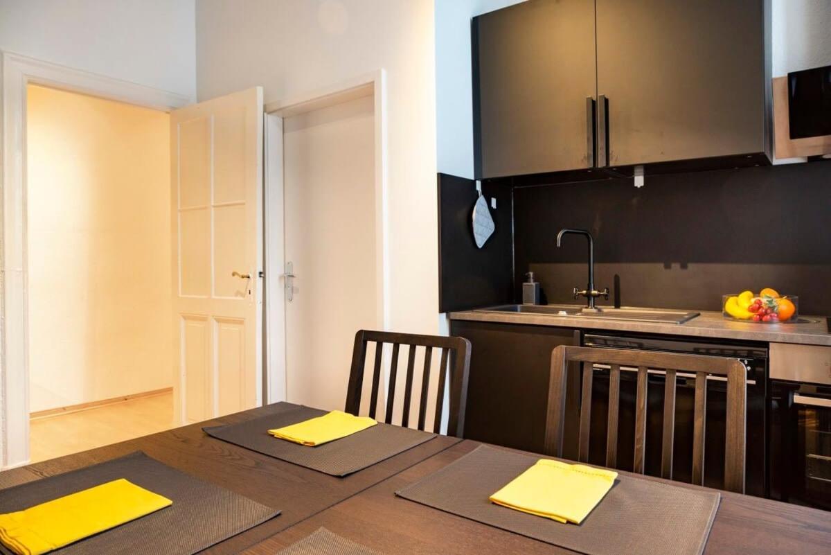 Spacious Family Apartment At Mauerpark Plus Selfcheckin Berlin Bagian luar foto