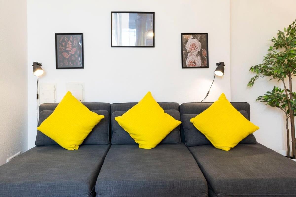Spacious Family Apartment At Mauerpark Plus Selfcheckin Berlin Bagian luar foto