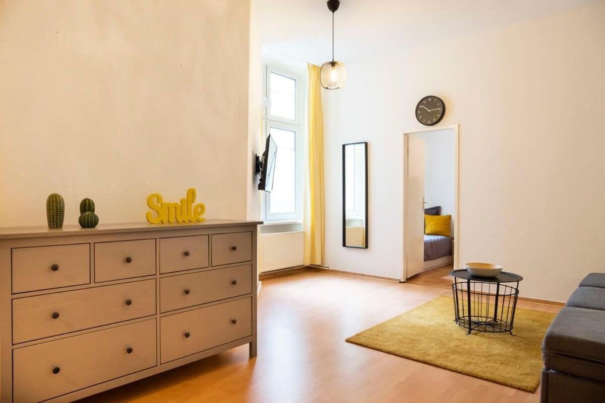 Spacious Family Apartment At Mauerpark Plus Selfcheckin Berlin Bagian luar foto